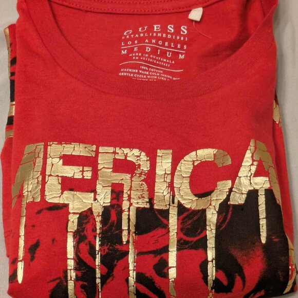 American Dreamin' Graphic Tee by GUESS Mens Medium Red Pullover Shortsleeve Top - Picture 4 of 6